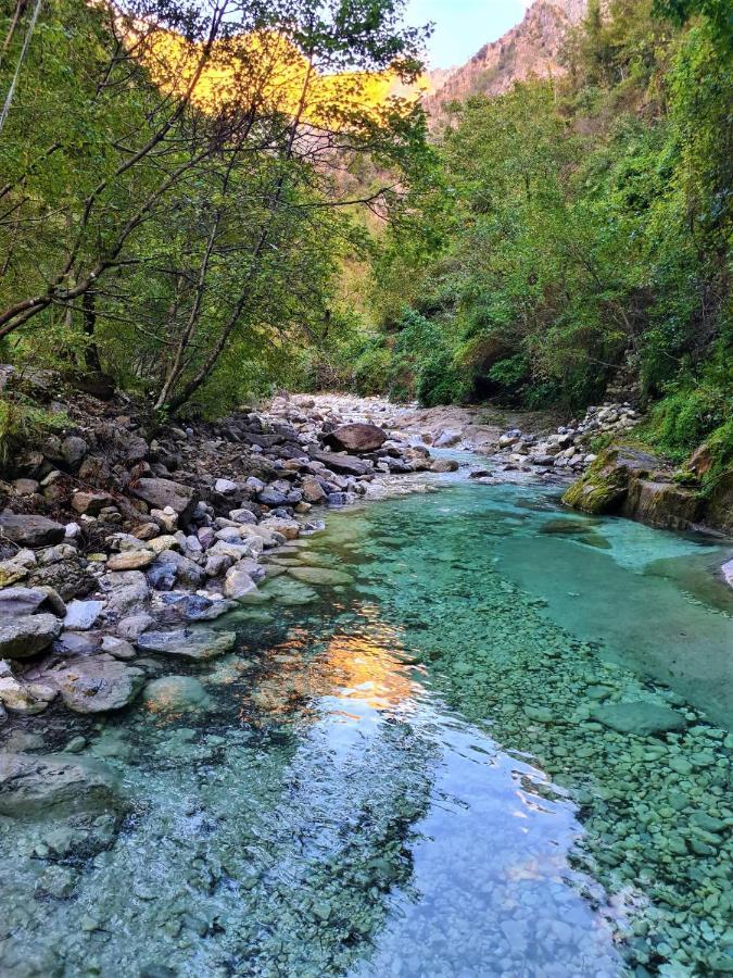 Incantevole Casa Sul Fiume, Relax E Natura Ai Piedi Della Alpi Apuane Massa  Exterior photo